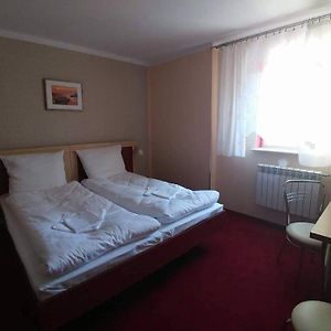 Pokój z łóżkiem king-size