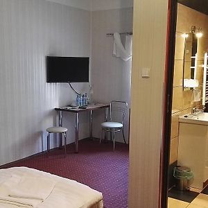 Pokój z łóżkiem king-size